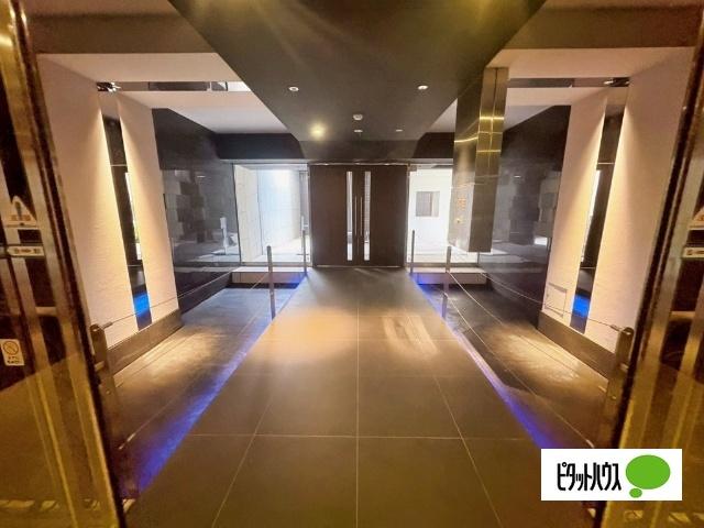 上質なマンションライフを演出するエントランス空間