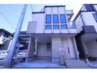 ☆落ち着いた色調の外観が街並みに調和する住まい☆