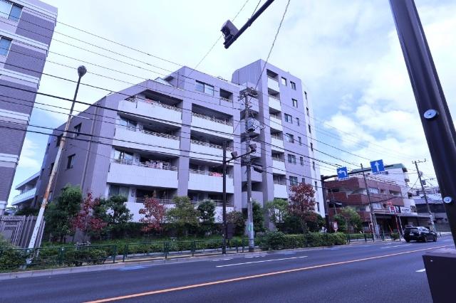 ☆通勤・通学に便利な駅近物件、外観も洗練されています☆