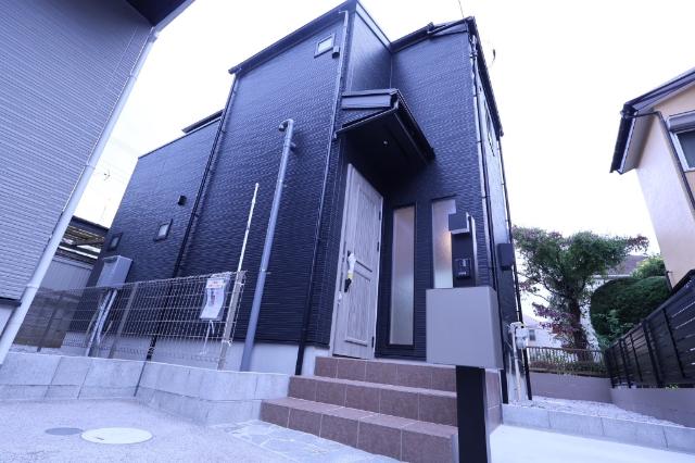 2号棟　外観　☆スタイリッシュな外観が街角で映えるデザイン住宅☆