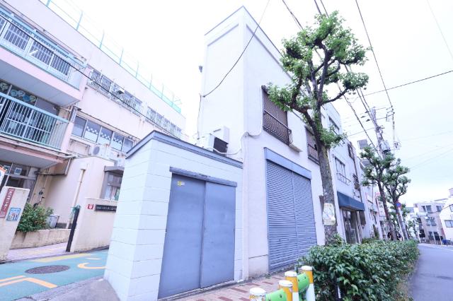 ☆角地につき視認性が高め☆