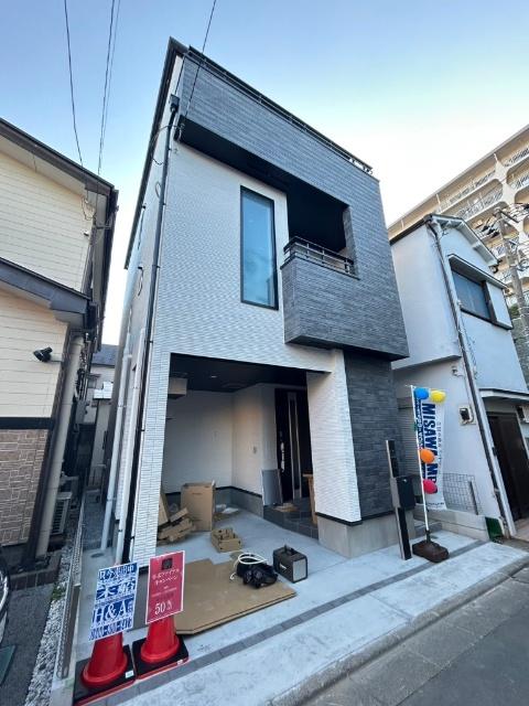 ☆新築ならではの美しい外観が街並みに映える住まい☆