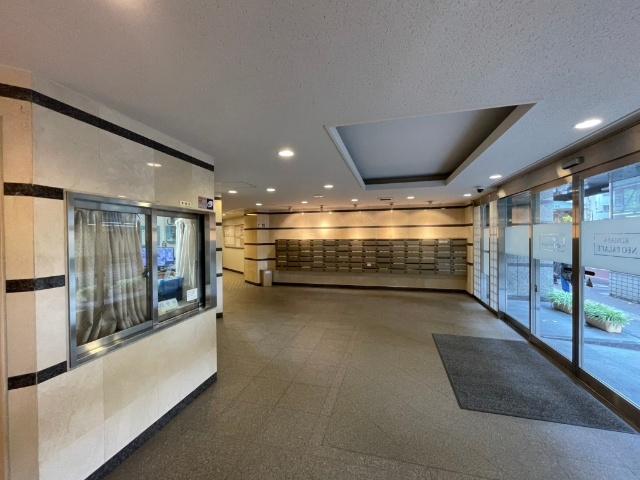 ☆明るく広々としたロビーが毎日の帰宅を快適に☆