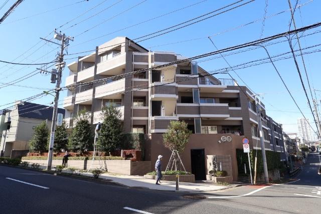 ☆落ち着いた色調の外観が上品な印象を与えます☆