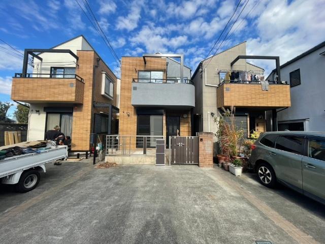 ☆開放感ある外観がゆとりある暮らしを印象づけます☆