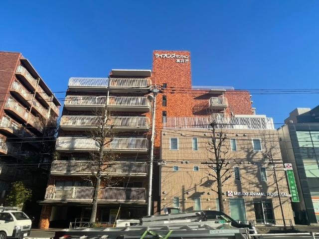 ☆洗練された外観デザインが街並みに調和する佇まい☆