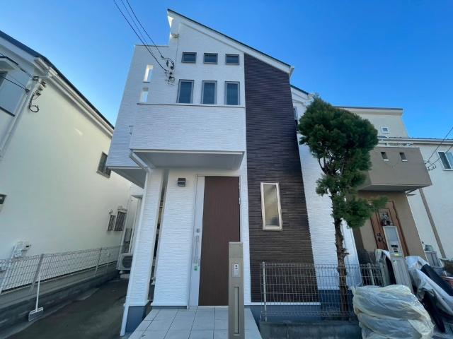☆モダンなデザインがひときわ目を引く外観☆