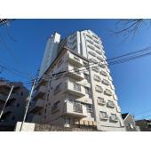 ☆空へと伸びる美しいフォルムが印象的な、高層マンションならではの洗練された外観です☆