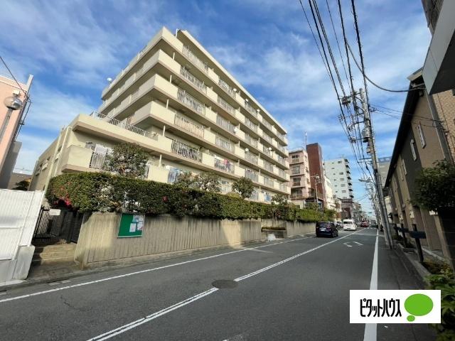 ☆洗練された外観デザインが街並みに調和する佇まい。外観からも管理の行き届いた丁寧な印象を受けます☆