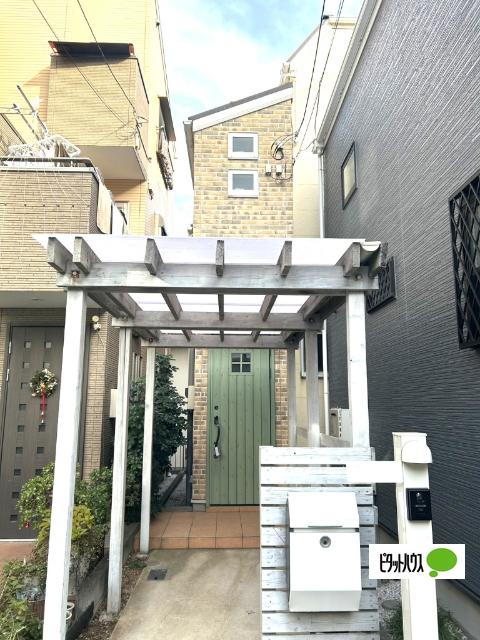 ☆ナチュラルテイストの外観が温もりある雰囲気を演出☆