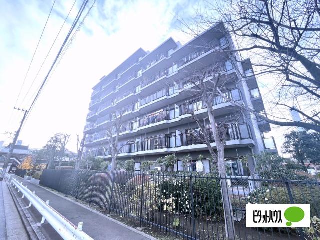 ☆総戸数の多さを誇るスケール感ある外観が、街並みに堂々とした存在感を放ちます☆