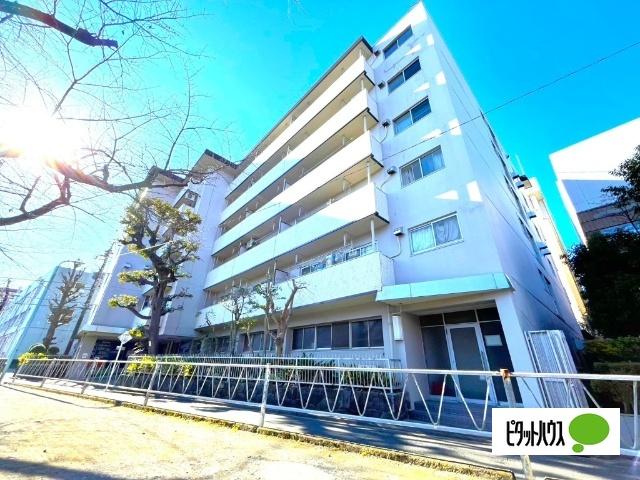 ☆洗練された外観デザインが街並みに調和する佇まい。落ち着いた色調の外観が上品な印象を与えます☆