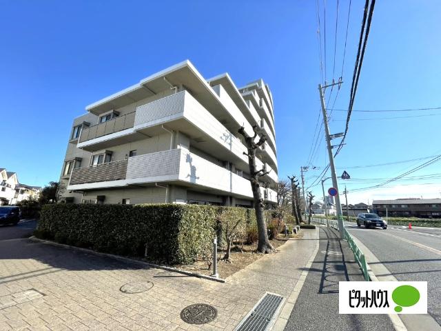 ☆緑豊かな植栽に囲まれた、親しみやすい外観☆