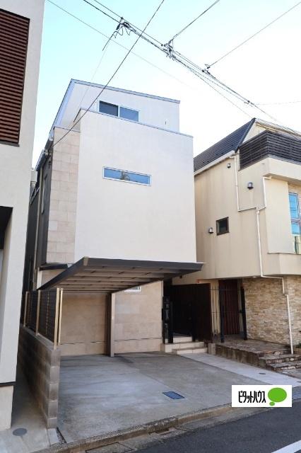 カーポート付きで雨・雪・紫外線などから車を守ります！