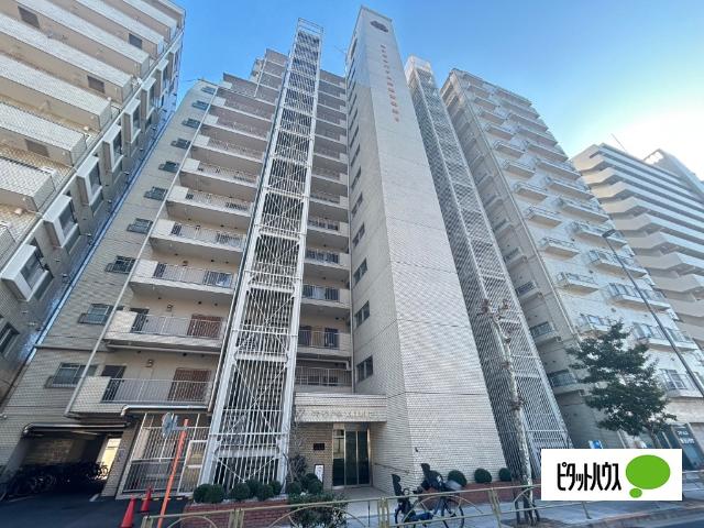 ☆空へと伸びる美しいフォルムが印象的な、高層マンションならではの洗練された外観です☆