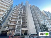 ☆空へと伸びる美しいフォルムが印象的な、高層マンションならではの洗練された外観です☆