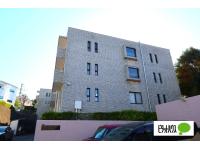 ☆緑豊かな植栽に囲まれた、親しみやすい外観。落ち着いた色調の外観が上品な印象を与えます☆