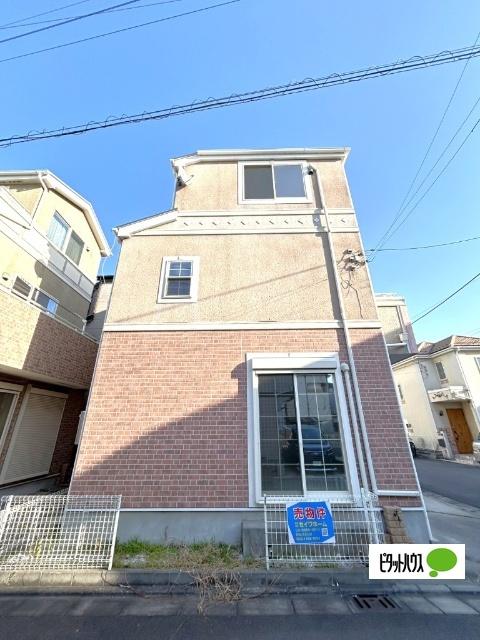 ☆ナチュラルテイストの外観が温もりある雰囲気を演出☆