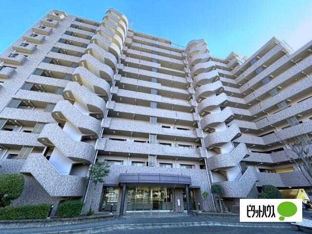 ☆総戸数の多さを誇るスケール感ある外観が、街並みに堂々とした存在感を放ちます☆