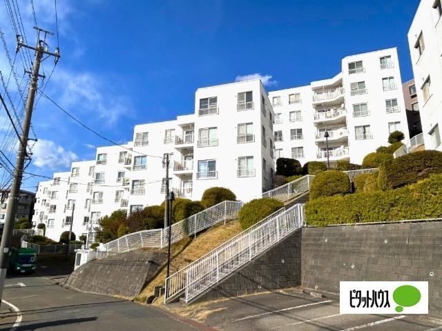 ☆緑豊かな植栽に囲まれた、親しみやすい外観☆