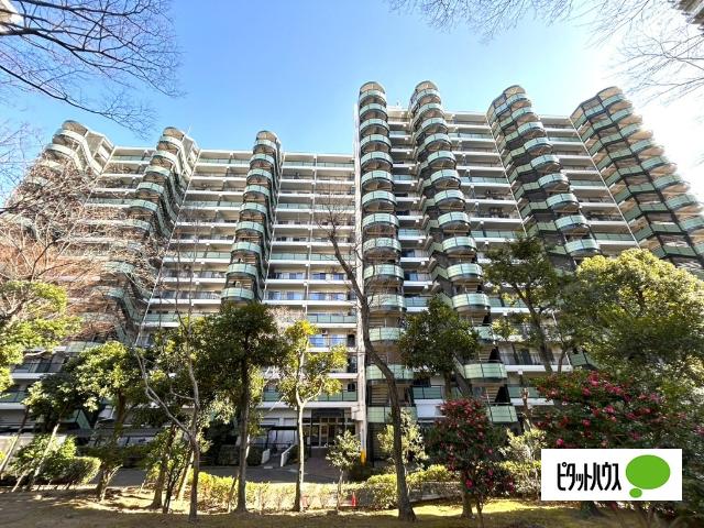 ☆総戸数の多さを誇るスケール感ある外観が、街並みに堂々とした存在感を放ちます☆