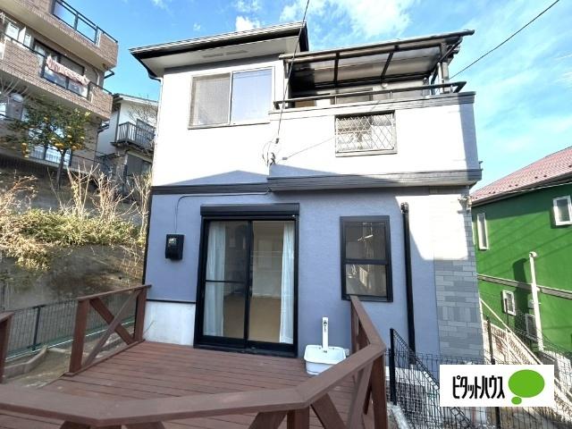 ☆落ち着いた色調の外観が街並みに調和する住まい☆