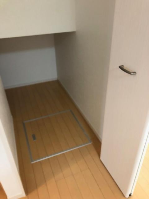 山花町貸家（1） 収納