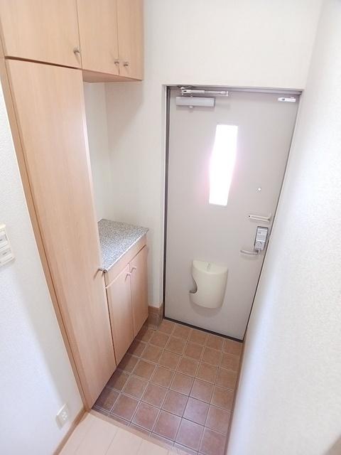 ティーズハウス（105） 玄関