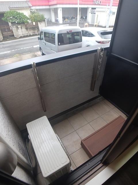 コントレイル（103） 駐車場