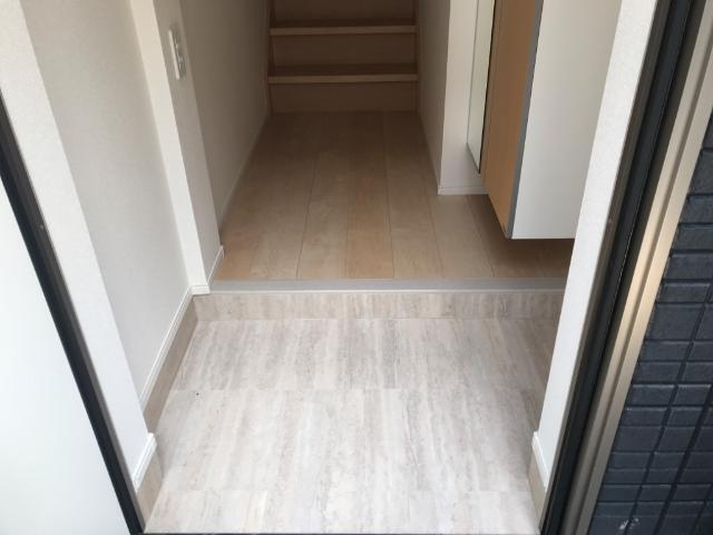 ピュアパーク２２ 玄関