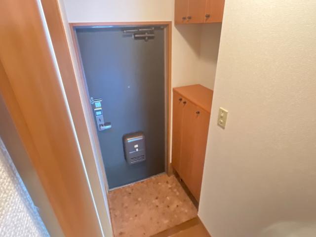 フォレスト高間 玄関