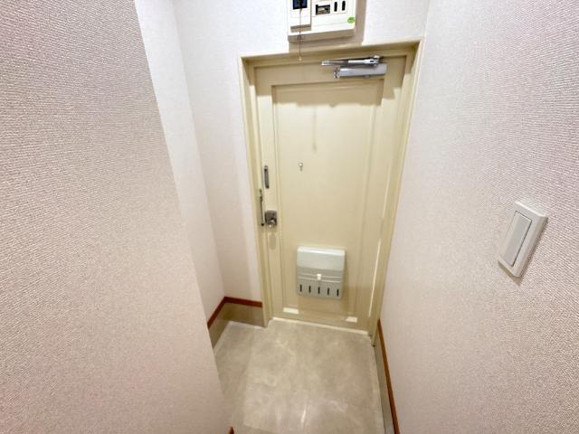 ロイヤルタウン天子田 玄関