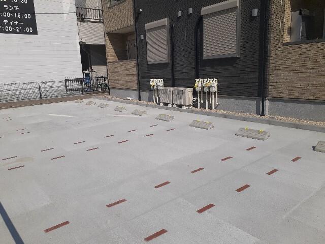 ハピネス（302） 駐車場