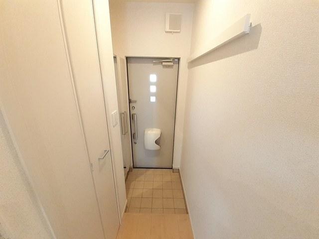 グランドソレーユ菅田（102） 玄関