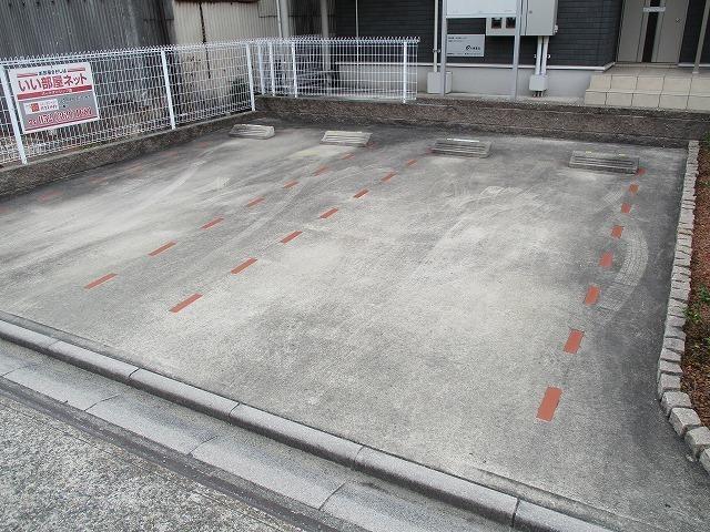 ラッフィナート（201） 駐車場