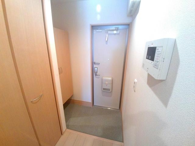 スリーエイト治（101） 玄関