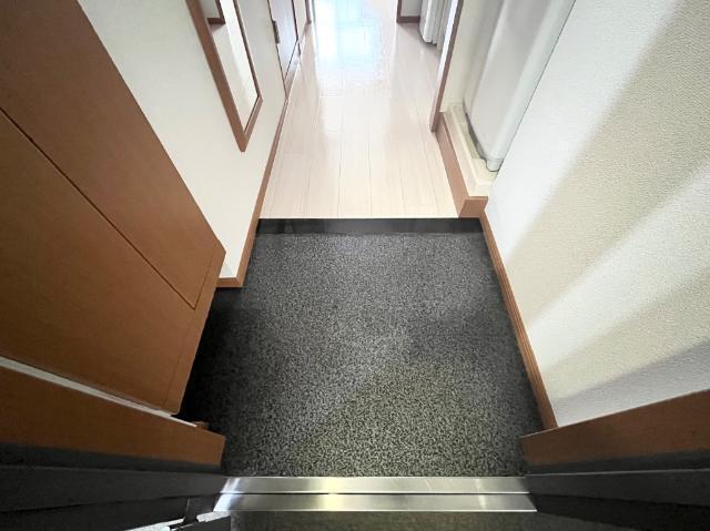 リバパレス鶴舞 玄関
