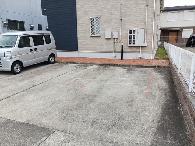 グレース小碓（202） 駐車場