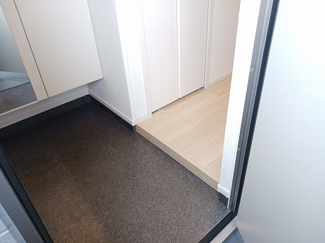 シャルール伏屋（101） 玄関