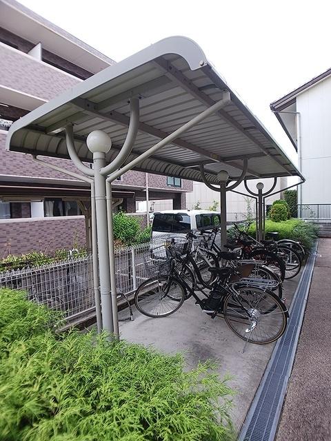 カーサ　ベーネ（203） 駐車場