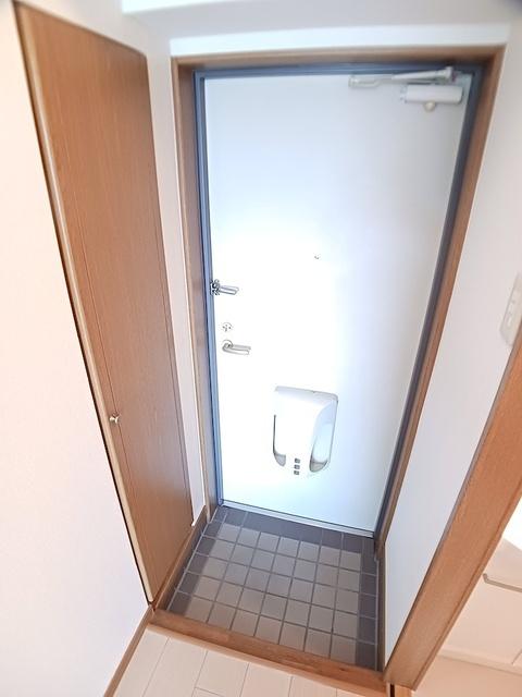 プラシード幸（401） 玄関