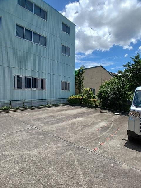 プラシード幸（401） 駐車場