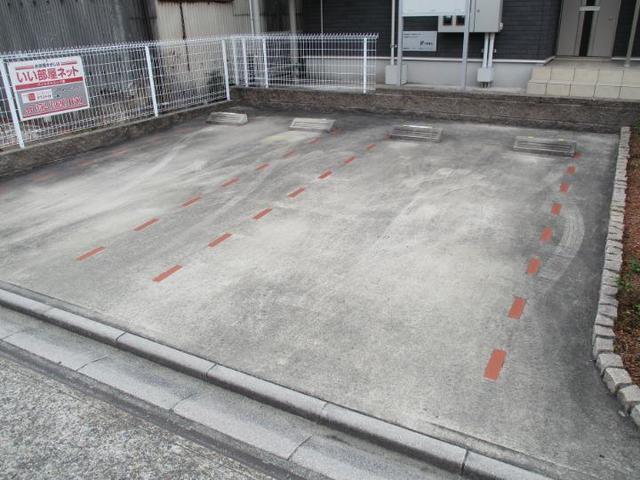 ラッフィナート（201） 駐車場