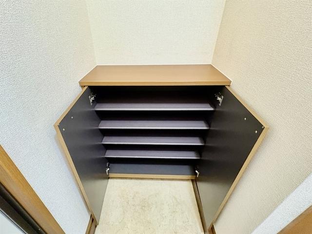 ハーモニー（102） 玄関