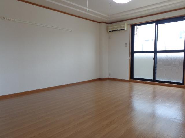 セントラル アパートメント 部屋画像