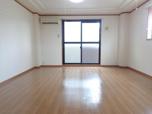 セントラル アパートメント 部屋画像