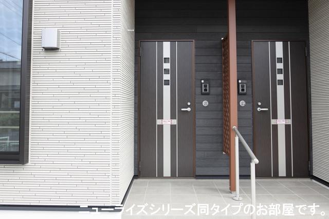 トレグロリア（105） 玄関