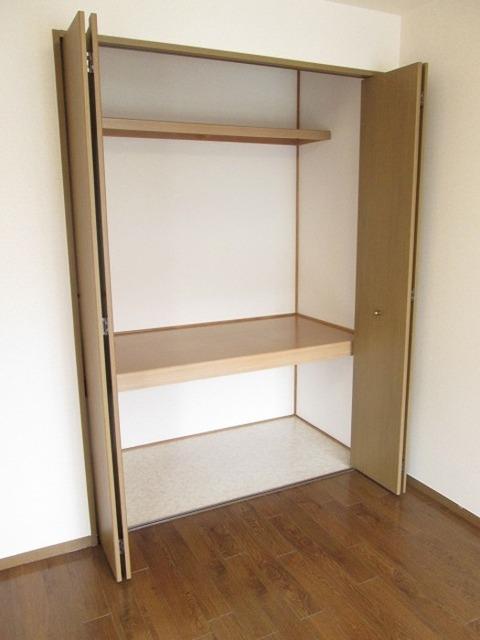 ハイカムール青山（102） 収納