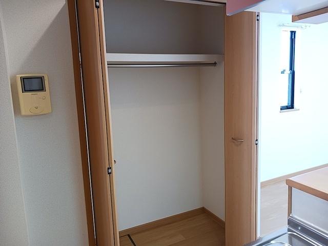 クレメント花塚（101） 収納