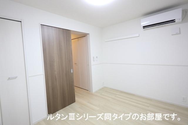 リバーサイド西山（202） 室内